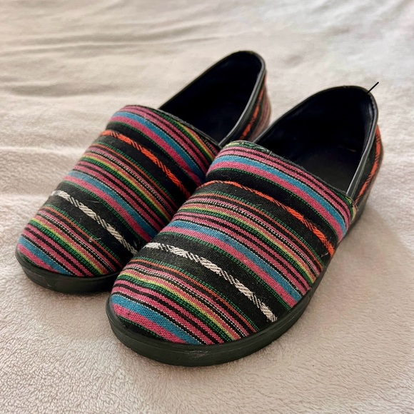 Colorful clogs- size 8.5. Multicolored stripes - Picture 3 of 4